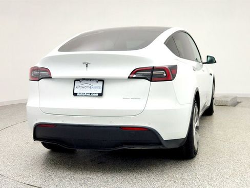 Used 2022 Tesla Model Y Long Range image 6