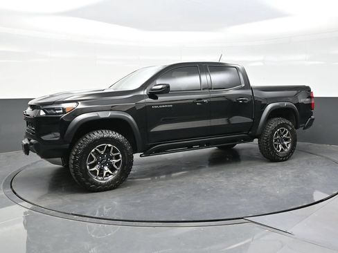 Used 2026 Chevrolet Colorado ZR2 w/ Technology Package AWD/4WD image 3