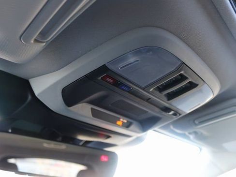 Certified 2025 Subaru Crosstrek 2.0i Premium image 33