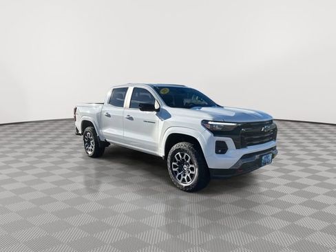 Used 2025 Chevrolet Colorado Z71 w/ Technology Package image 2
