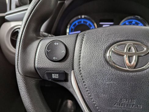 Used 2019 Toyota Corolla LE image 25