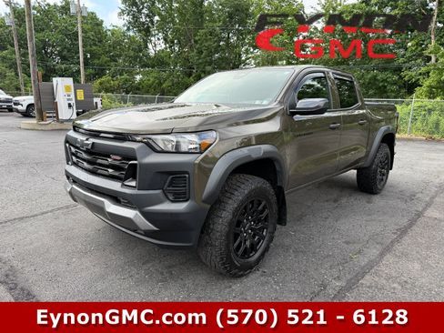 Used 2025 Chevrolet Colorado Trail Boss AWD/4WD image 1