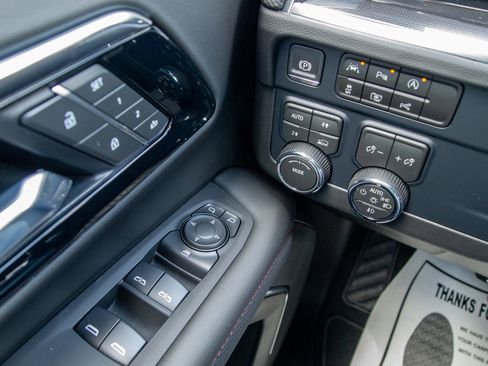 New 2026 Chevrolet Suburban RST AWD/4WD image 22