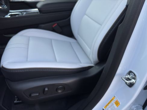 New 2026 Chevrolet Traverse High Country w/ LPO, Floor Liner Package FWD image 13
