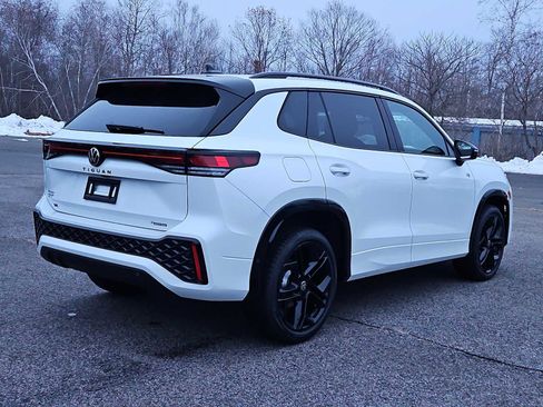 New 2025 Volkswagen Tiguan SE R-Line image 4