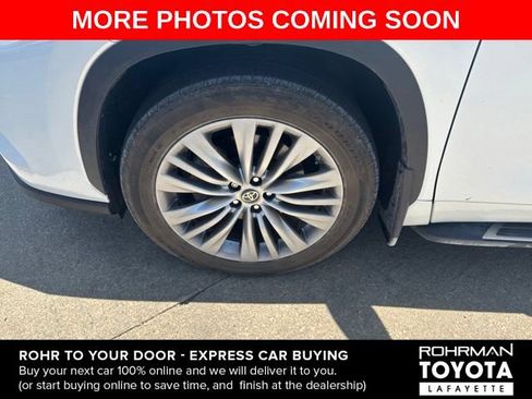 Used 2025 Toyota Highlander Platinum AWD/4WD image 5