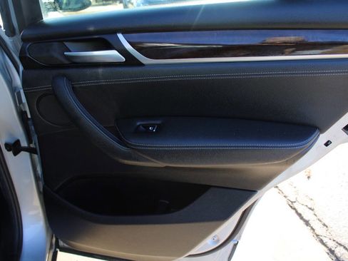 Used 2017 BMW X3 sDrive28i image 4