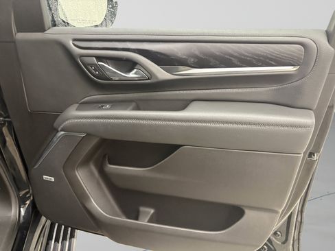 Used 2021 GMC Yukon XL Denali w/ Denali Premium Package image 30