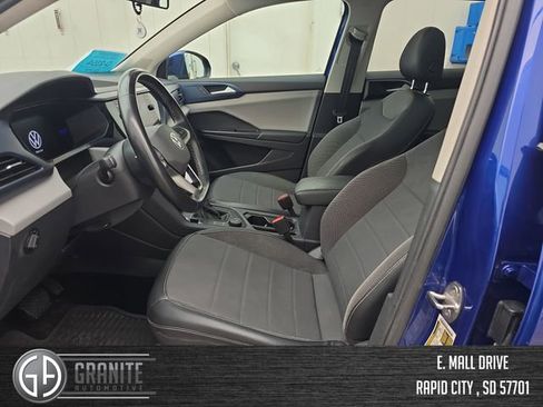 Used 2022 Volkswagen Taos SE w/ Panoramic Sunroof Package AWD/4WD image 10