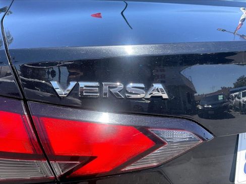 Used 2021 Nissan Versa S FWD image 8