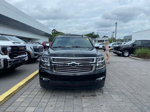 Used 2018 Chevrolet Suburban Premier AWD/4WD image 3