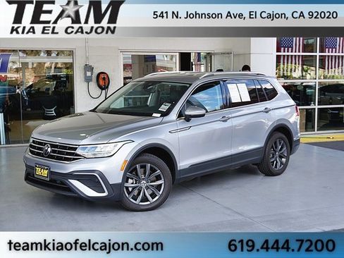 Used 2022 Volkswagen Tiguan SE image 1