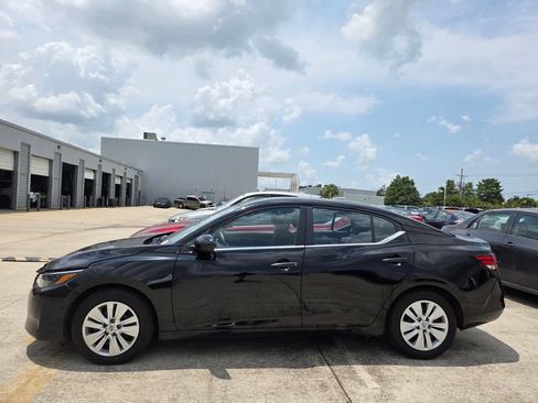 Used 2025 Nissan Sentra S FWD image 2