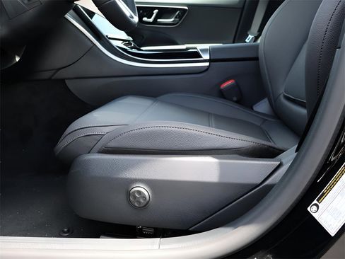 Certified 2025 Mercedes-Benz C 300 4MATIC Sedan image 37