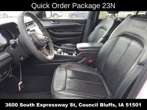 Used 2023 Jeep Grand Cherokee L Overland AWD/4WD image 9