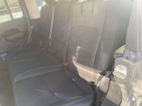 Used 2023 Jeep Wrangler Unlimited Rubicon 4xe image 13