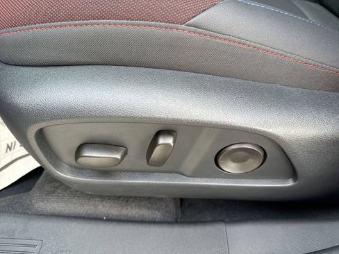 Used 2026 Chevrolet Equinox RS FWD image 14