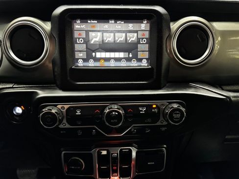 Used 2019 Jeep Wrangler Unlimited Sahara w/ Safety Group AWD/4WD image 24