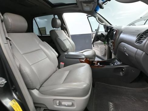 Used 2005 Toyota Sequoia Limited AWD/4WD image 47
