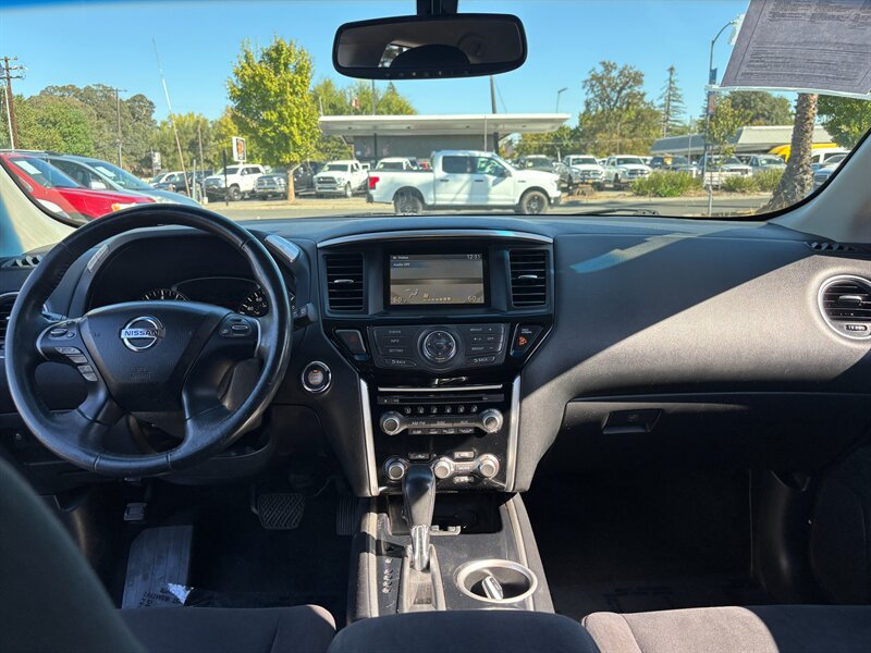 Used 2015 Nissan Pathfinder SV w/ Trailer Tow Package FWD image 12