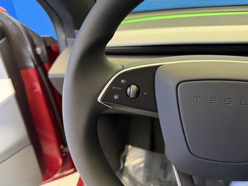 Used 2026 Tesla Model Y 2WD image 15