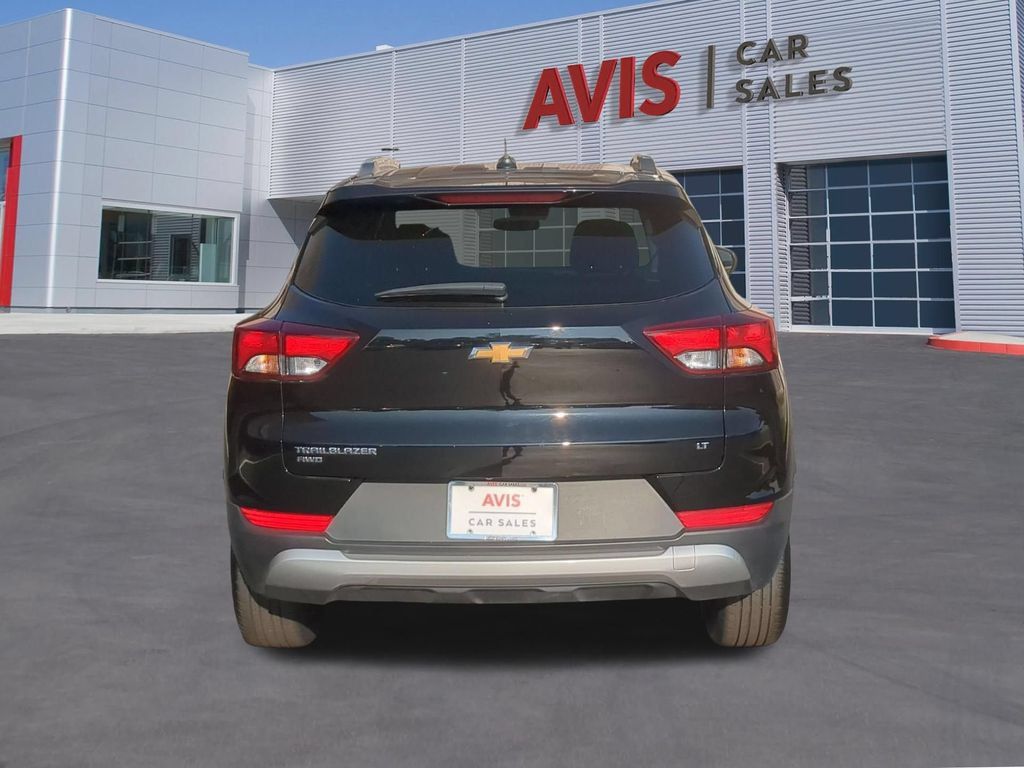 Used 2025 Chevrolet TrailBlazer LT AWD/4WD image 7