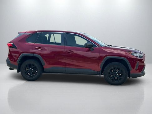 Used 2022 Toyota RAV4 LE FWD image 4