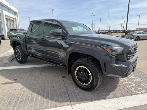 Used 2024 Toyota Tacoma TRD Off-Road image 3