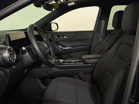 Used 2025 Chevrolet Equinox LT AWD/4WD image 14