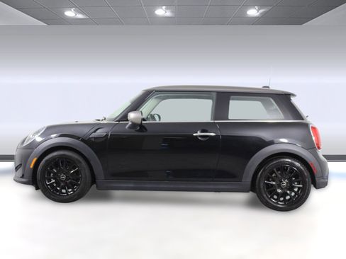 Used 2023 MINI Cooper 2-Door Hardtop w/ Signature Upholstery Package image 2