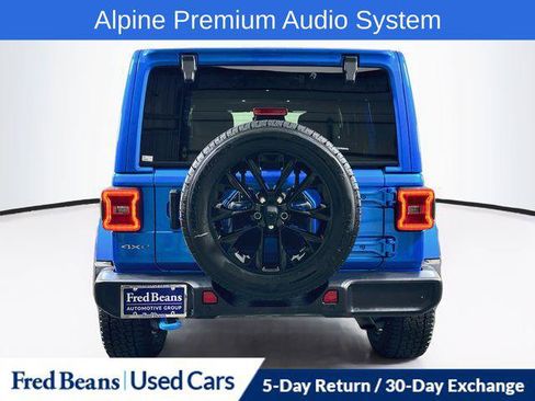 Certified 2024 Jeep Wrangler Unlimited Sahara w/ Technology Group AWD/4WD image 7