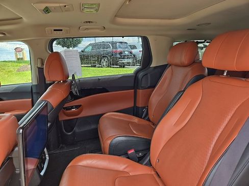 Certified 2022 Kia Carnival SX Prestige FWD image 33