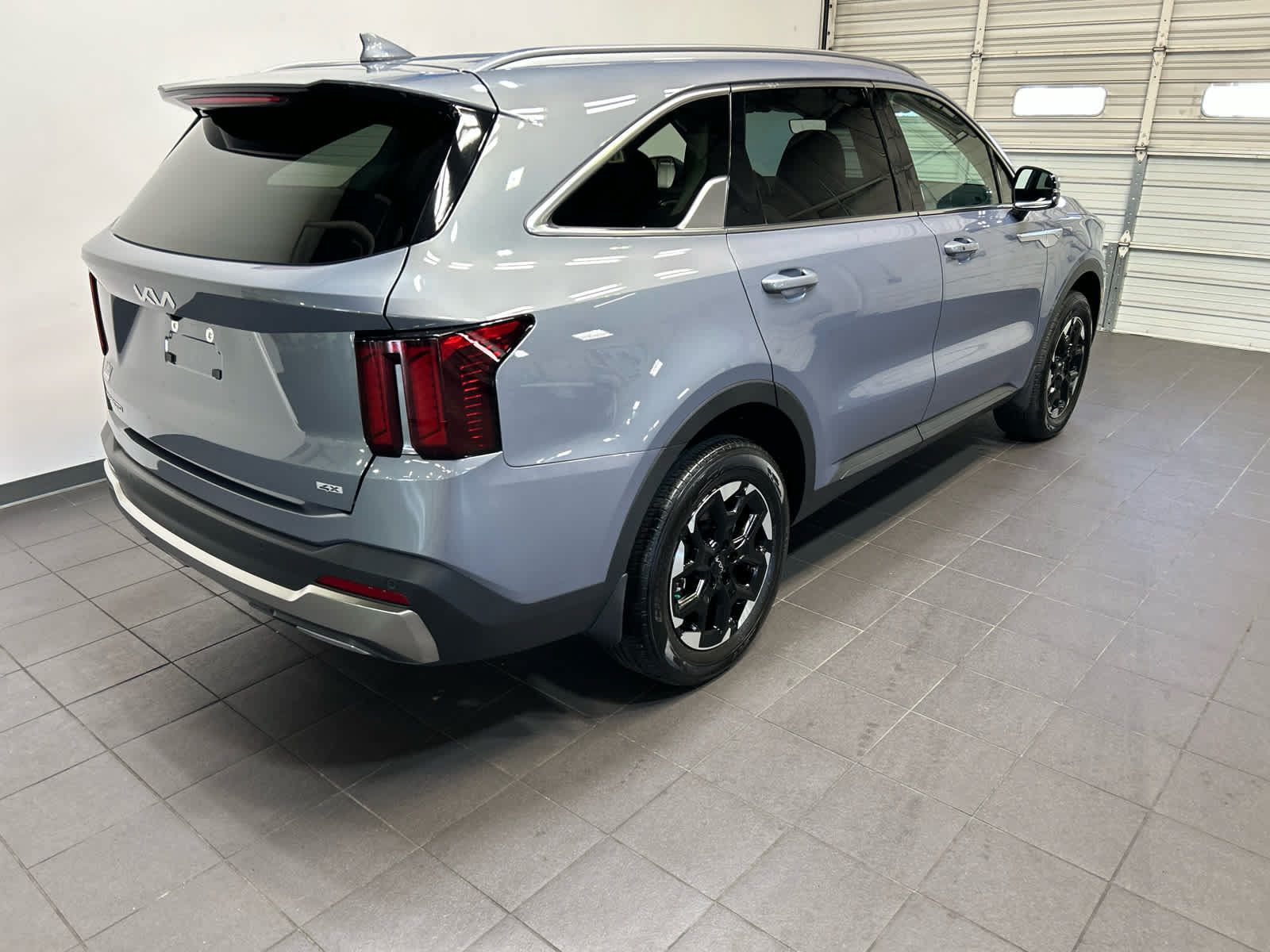 Used 2025 Kia Sorento S AWD/4WD image 3