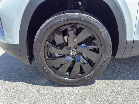New 2026 Volkswagen Atlas SE FWD image 9