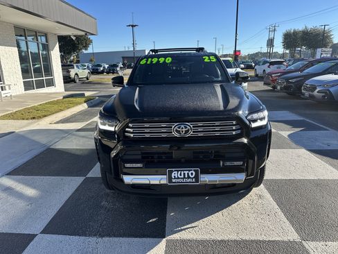 Used 2025 Toyota 4Runner Limited image 2