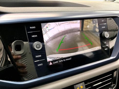 Used 2022 Volkswagen Taos SE image 24