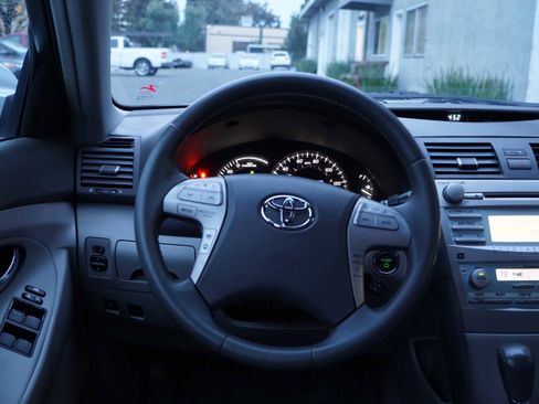Used 2008 Toyota Camry Hybrid image 40