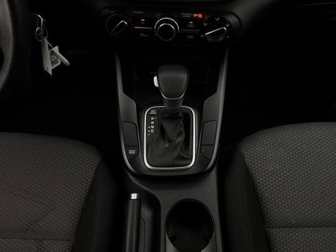 Used 2025 Kia Soul LX w/ LX Technology Package FWD image 12