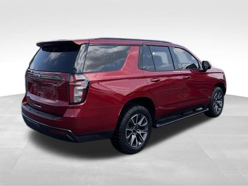 Used 2021 Chevrolet Tahoe Z71 w/ Luxury Package AWD/4WD image 3