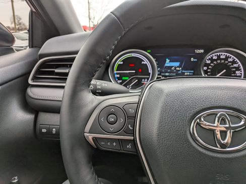 Certified 2022 Toyota Camry XLE image 17