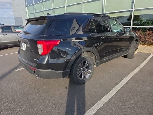 Used 2024 Ford Explorer XLT w/ Equipment Group 202A image 5