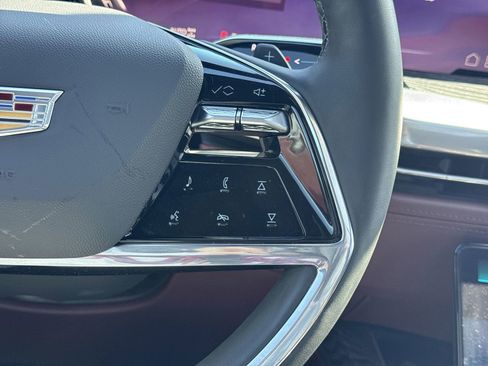 Used 2025 Cadillac Escalade Premium Luxury w/ Touring Package image 20