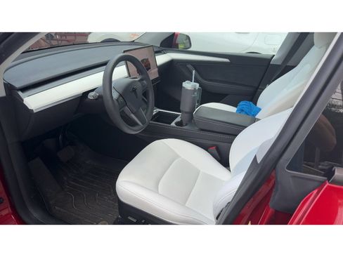 Used 2024 Tesla Model Y Long Range AWD/4WD image 5