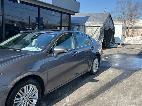 Used 2015 Lexus ES 350 w/ Luxury Package image 3