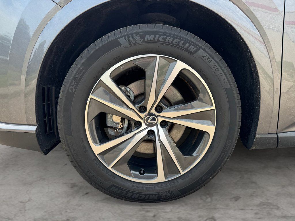Used 2023 Lexus RX 350 Premium w/ Accessory Package AWD/4WD image 9