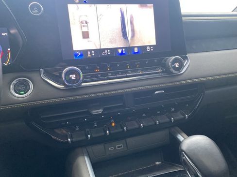 Used 2024 Chevrolet Colorado ZR2 w/ ZR2 Convenience Package III image 19