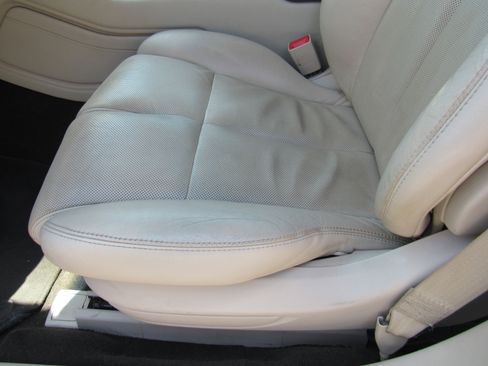 Used 2020 Lincoln Continental w/ Premium Package image 13