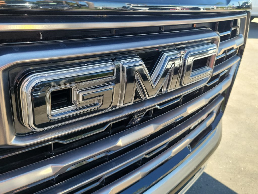 Used 2025 GMC Yukon XL AT4 Ultimate AWD/4WD image 31