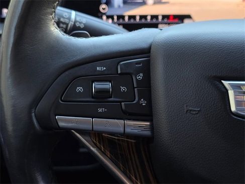 Used 2021 Cadillac Escalade Luxury image 12