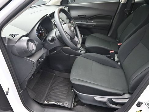Used 2025 Nissan Kicks Play S image 14